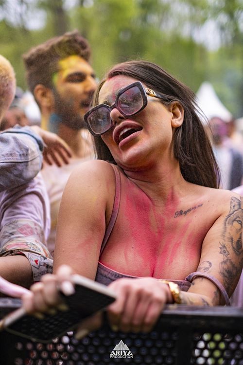 LIOVE THE MOMENT FESTIVAL