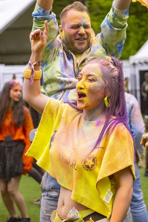 LIOVE THE MOMENT FESTIVAL