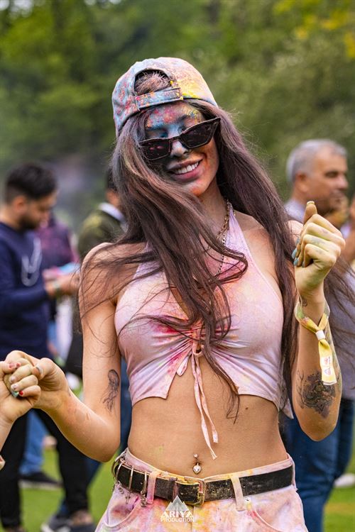 LIOVE THE MOMENT FESTIVAL