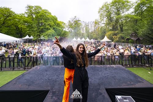 LIOVE THE MOMENT FESTIVAL