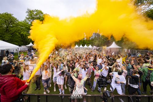 LIOVE THE MOMENT FESTIVAL